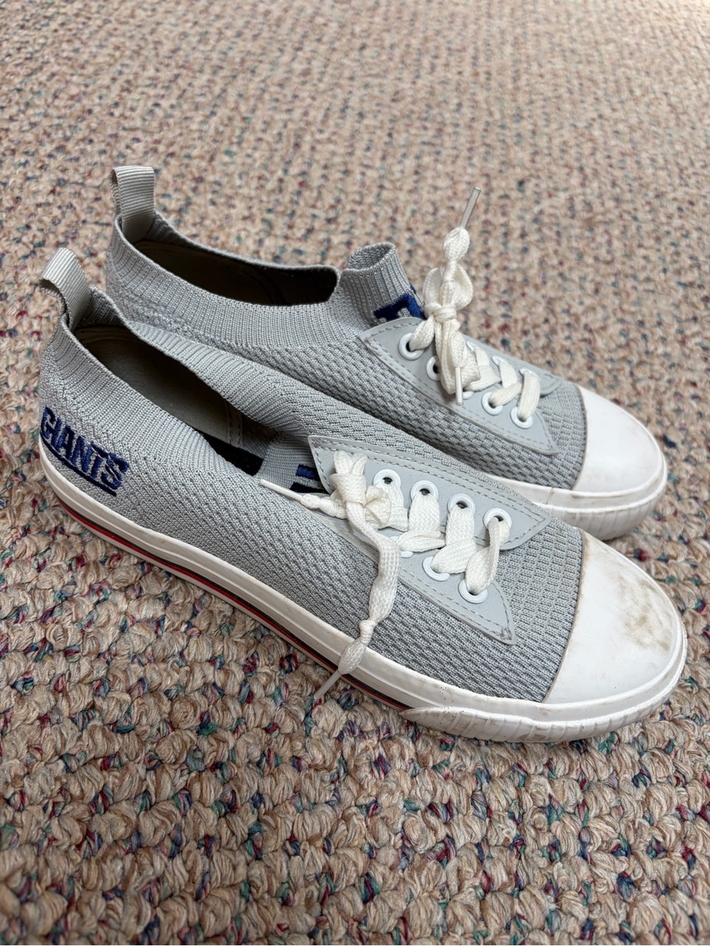 New York Giants Slip-On Knit Sneakers in Light Gray